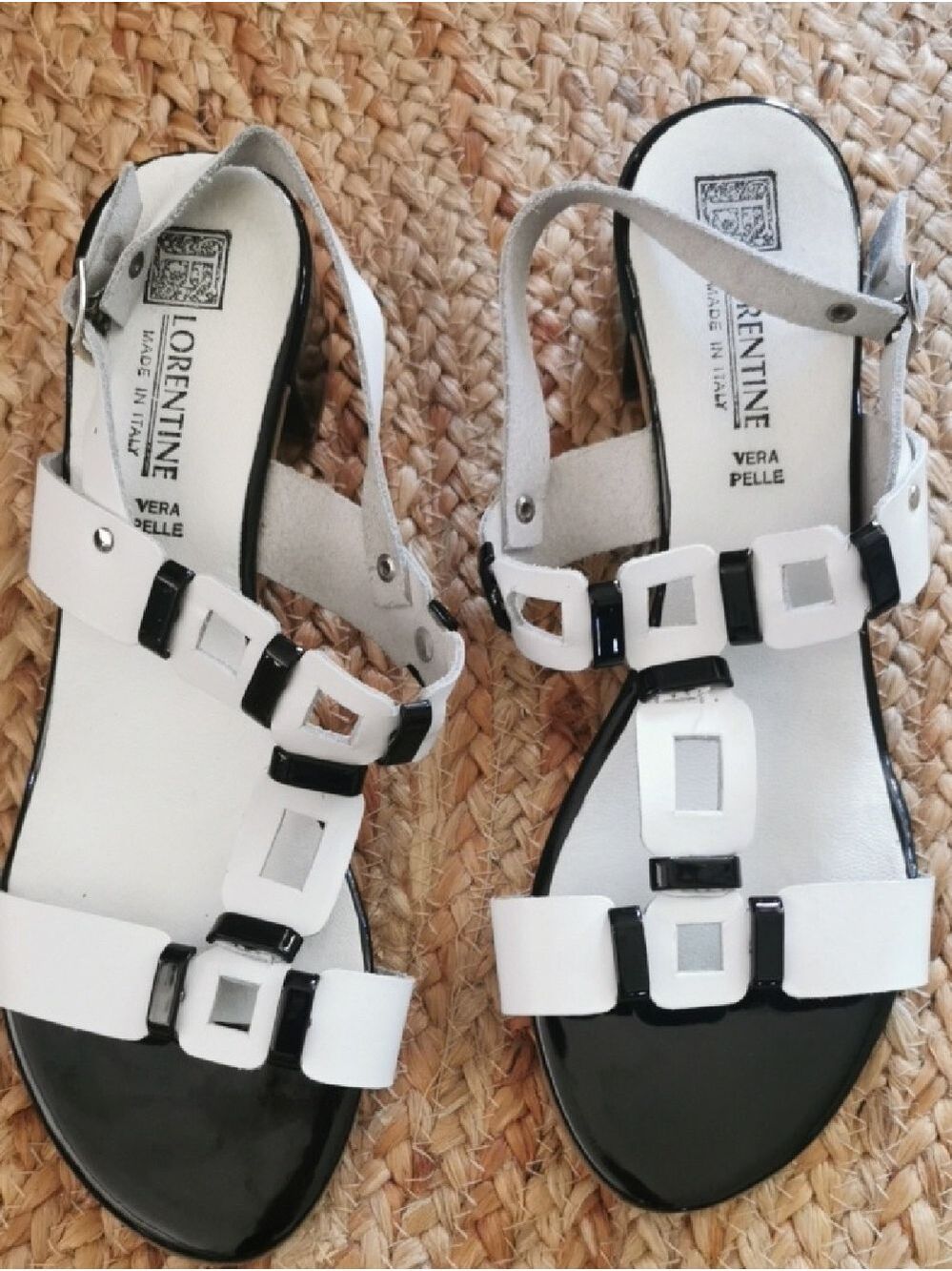 Womens Lorentine 🇮🇹 Black/White Block Design Tstrap Sandals. Size 41 or 9.5
